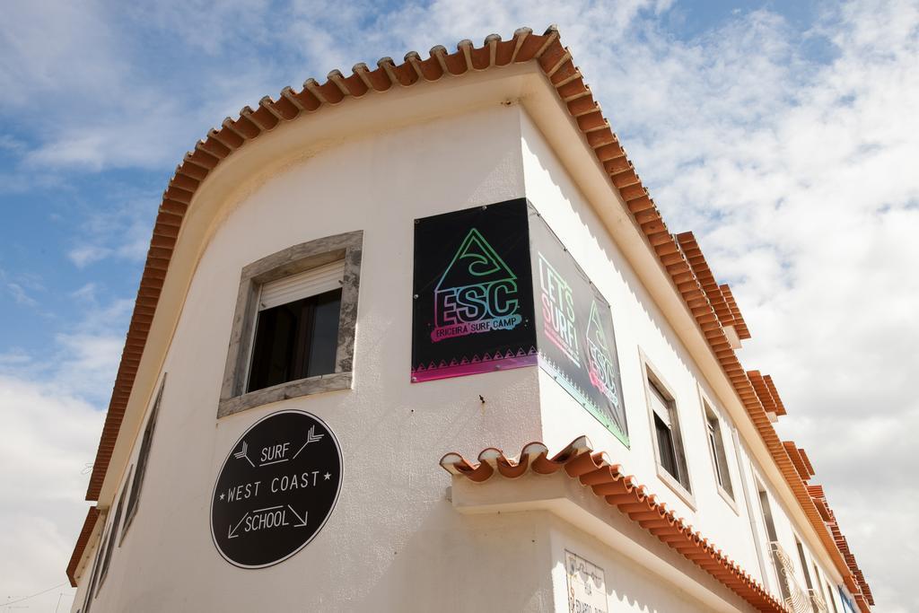 Ericeira Surf Camp Hostel Bagian luar foto